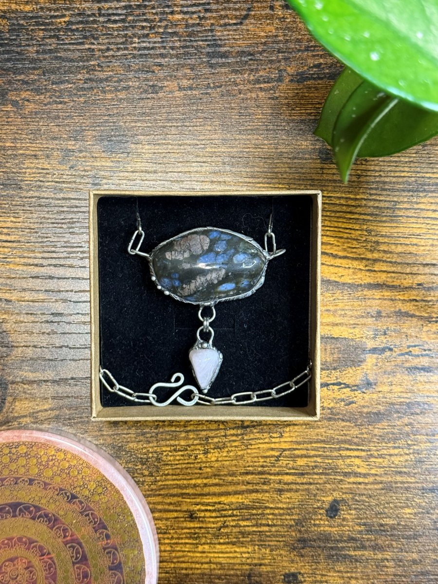 LIBERIT s růženínem náhrdelník