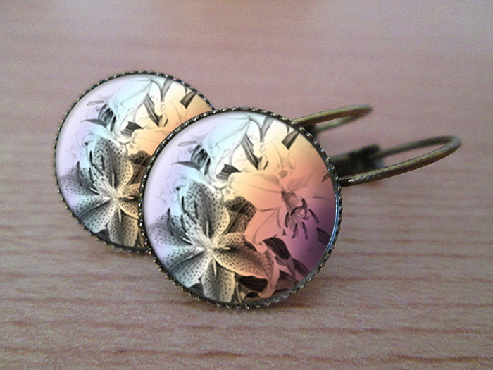 VINTAGE VISACÍ NÁUŠNICE - Lilie