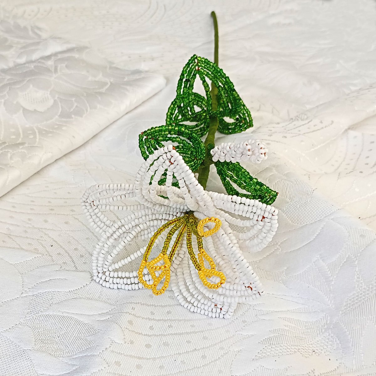 Korálkové lilie - bílá