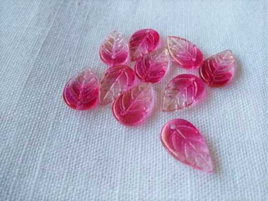 Skleněné lístečky 11x15,8 mm (10ks)