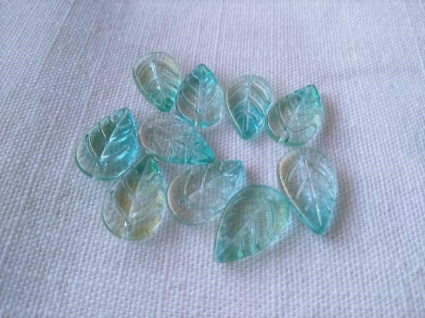 Skleněné plastové lístečky 11x15,8 mm (10ks)