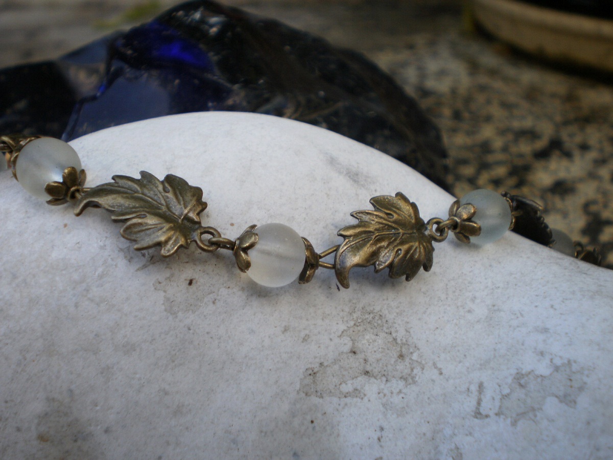 Lístečkový náramek