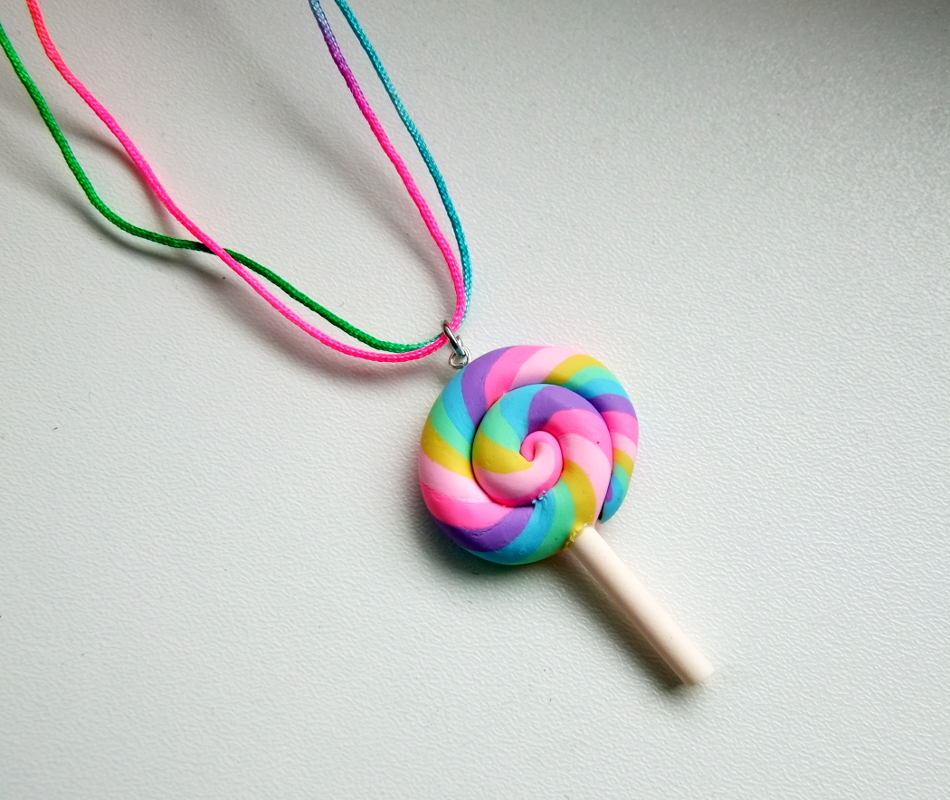 Lízátko náhrdelník