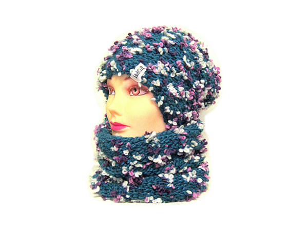 SOUPRAVA ČEPICE A NÁKRČNÍKU POSETÁ KYTIČKAMI