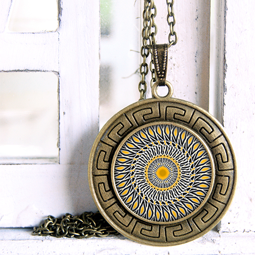 Get yellow -  Ozdobný přívěsek na krk 