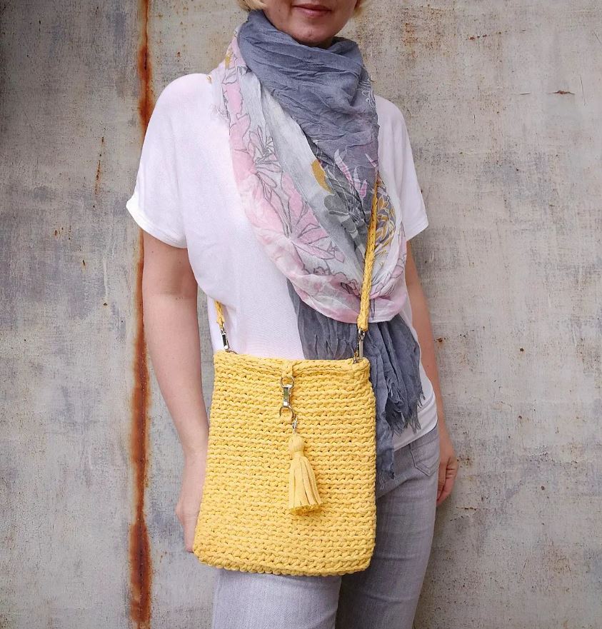 háčkovaná kabelka žlutá