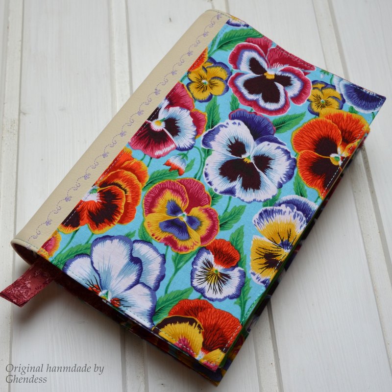 Obal na knihu - Macešky/šedá koženka