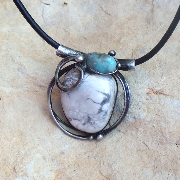 Magnezit s amazonitem