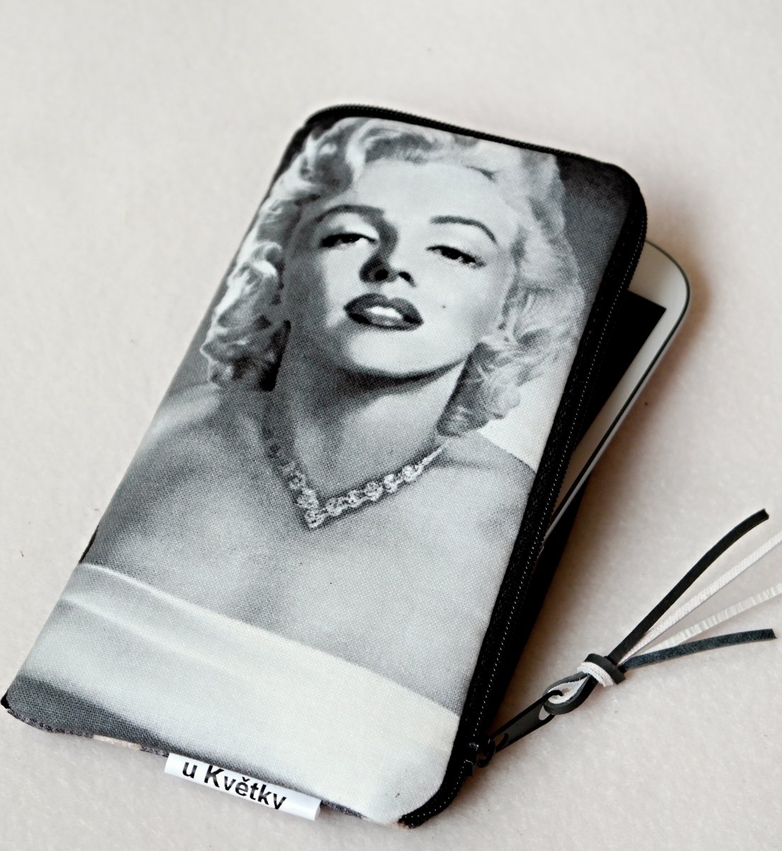 MARILYN I - obal na mobil