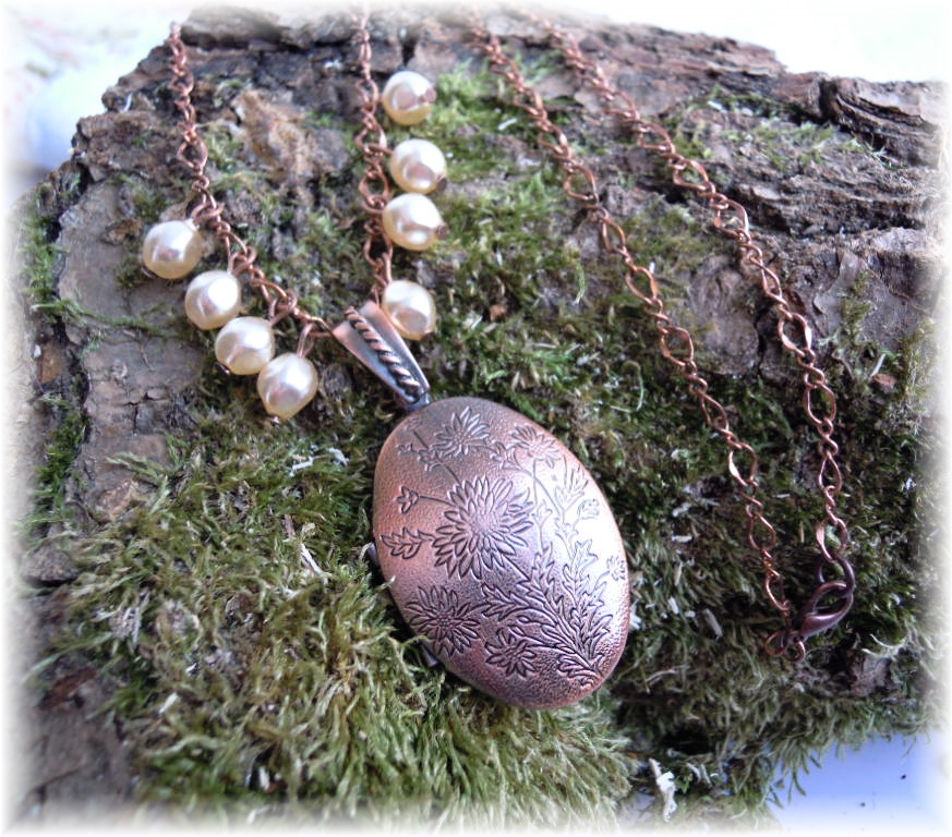 Medailonek s perličkami 2