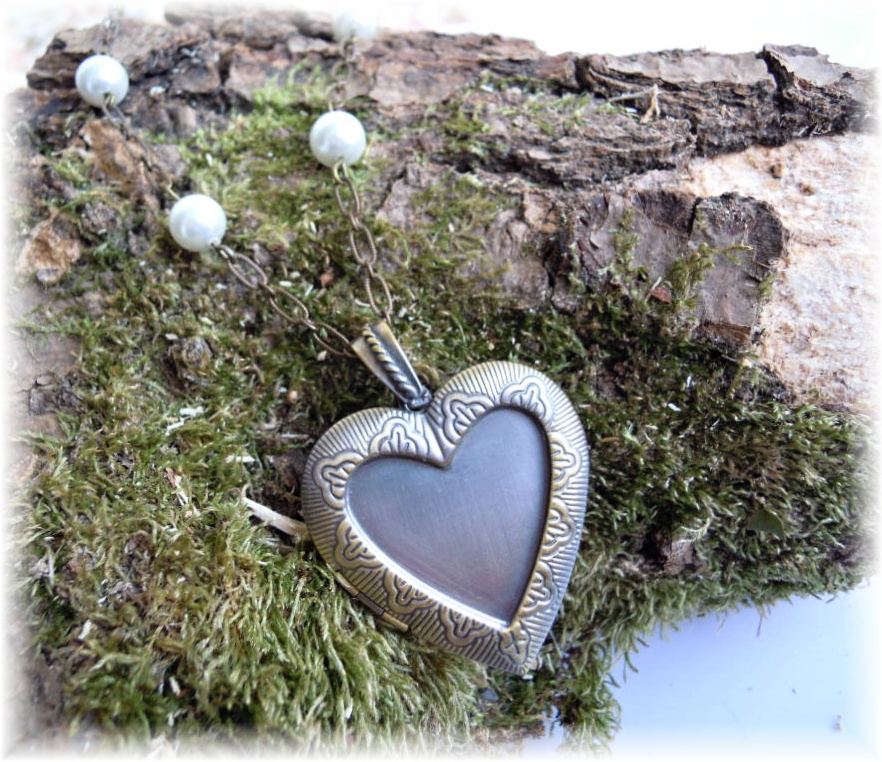 Medailonek s perličkami