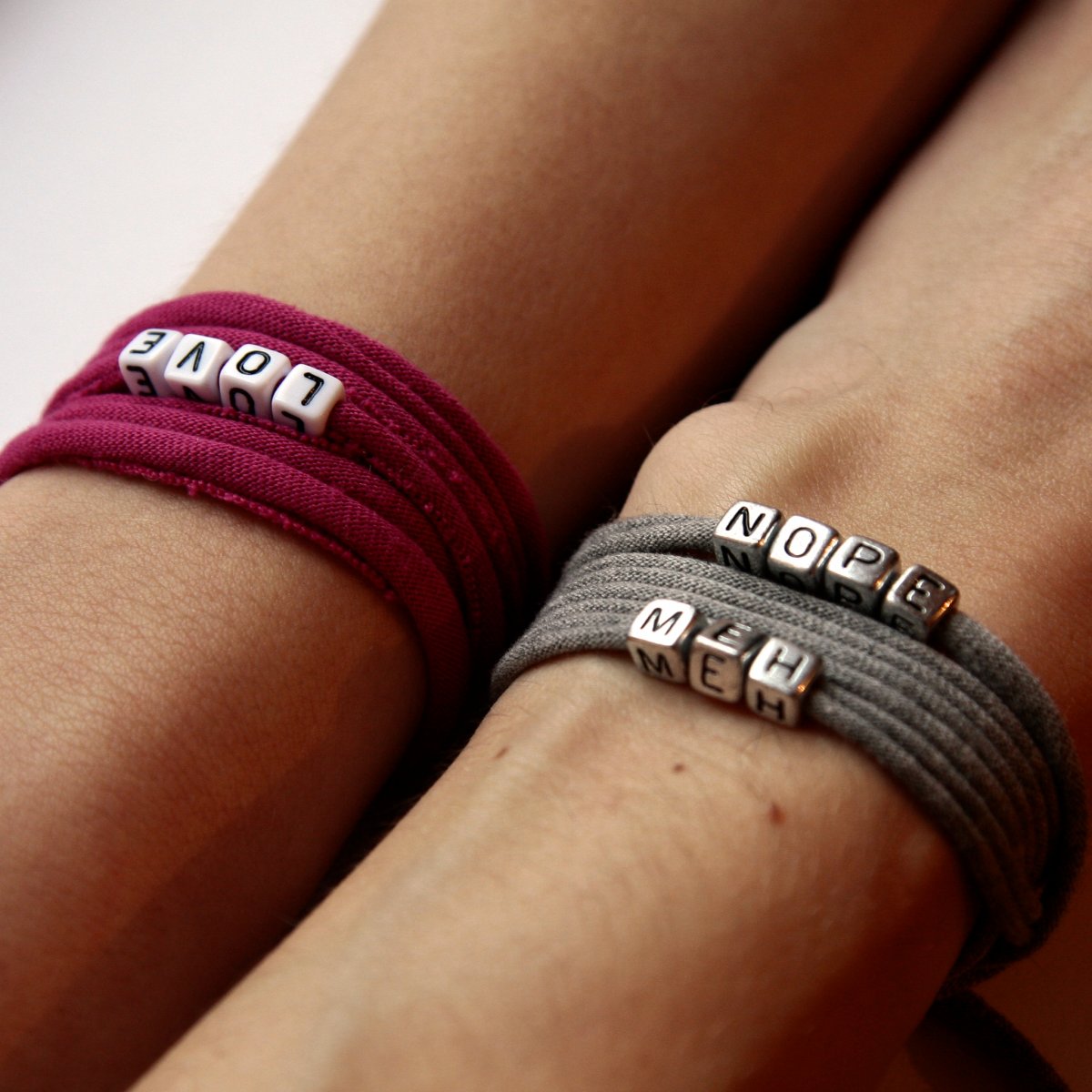 Látkové náramky s nápisem na přání