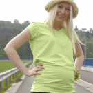 těhotenské TRIČKO mini rukáv, véčkový výstřih, spodní lem, světle zelená