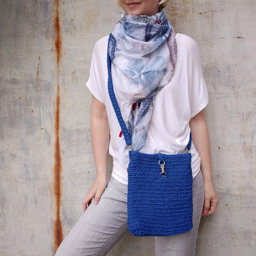 háčkovaná kabelka modrá