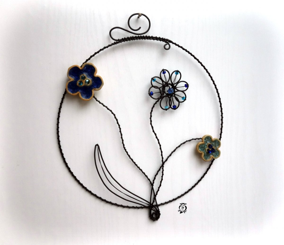 Drátovaný obrázek...Modré kvítí