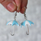 i v dešti elegantní  :-) .. deštníky do uší, deštníčky