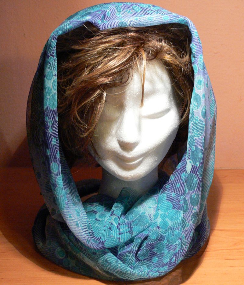 Nákrčník-modrý puntík