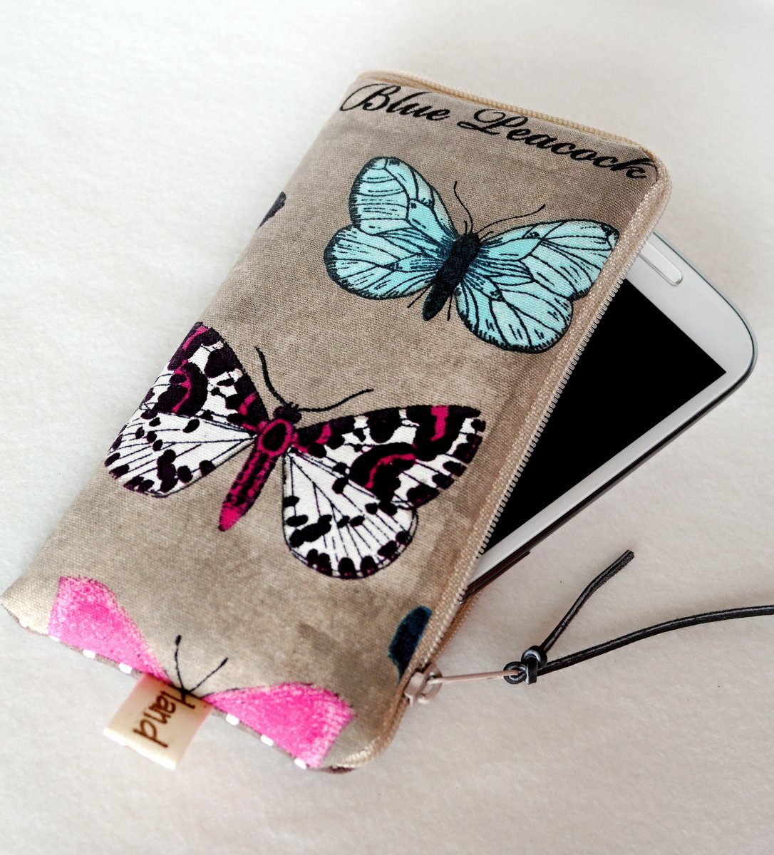 MOTÝLI NA ŠEDÉ - obal na mobil