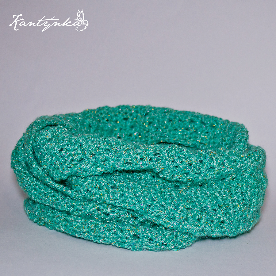 Zelený třpytivý nákrčník