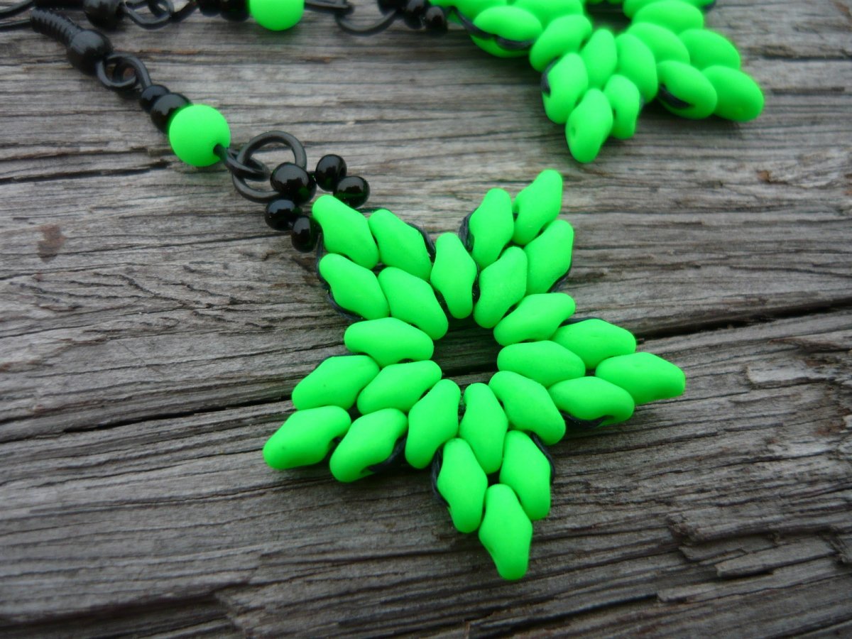 Náušnice Neonovězelené hvězdičky