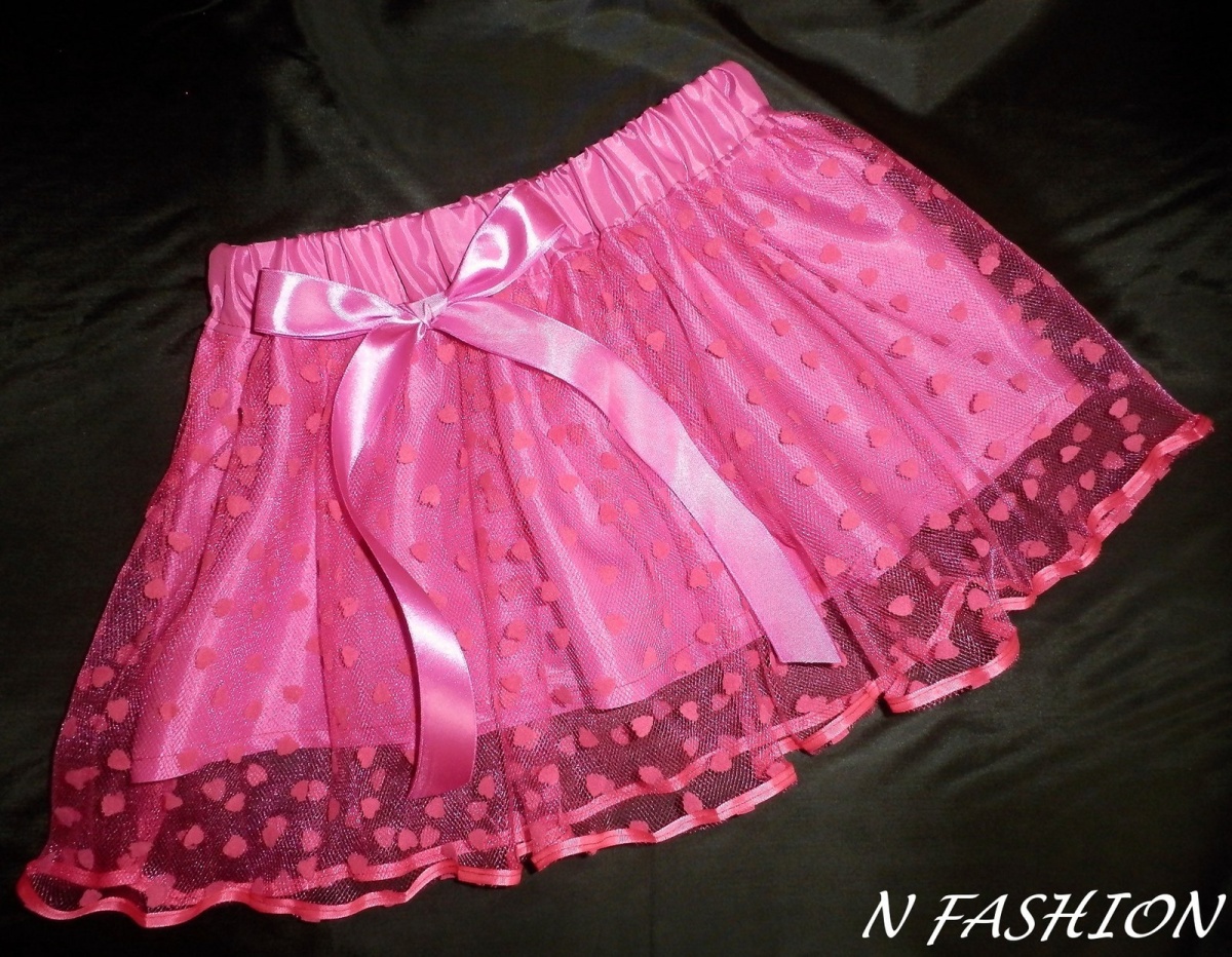 KÁJA - tylová sukně pro holčičky plná srdíček