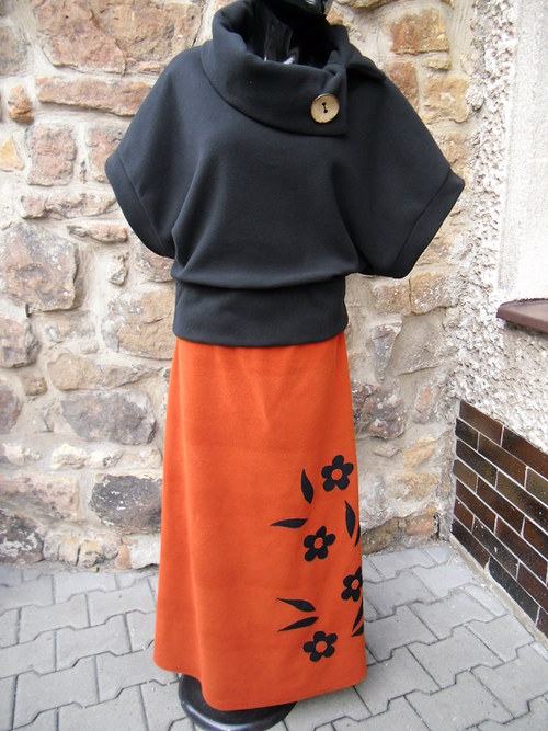 Fleecová sukně terakota s aplikací kytiček