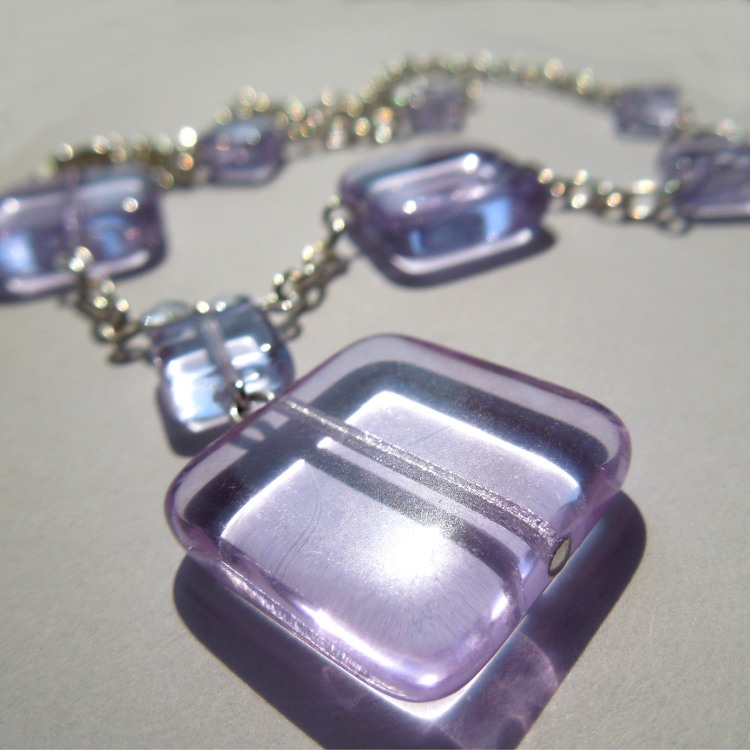 Náhrdelník modrý nebo lila
