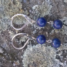 náušnice: lapis lazuli