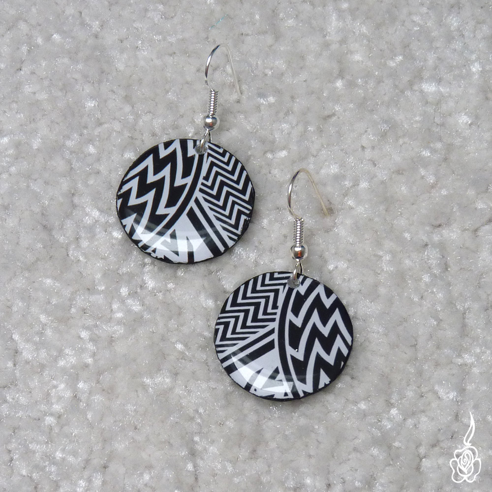 Černobílé vzorované náušnice