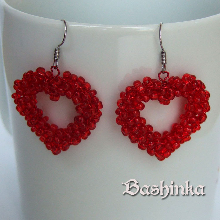 Korálkové srdiečkové náušničky - červené