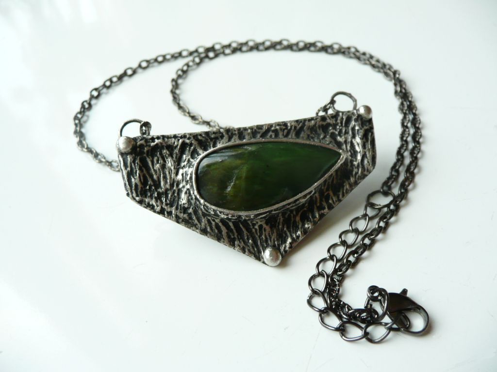Lesní zátiší.. /- šperk ve vintage stylu- s NEFRITEM / 