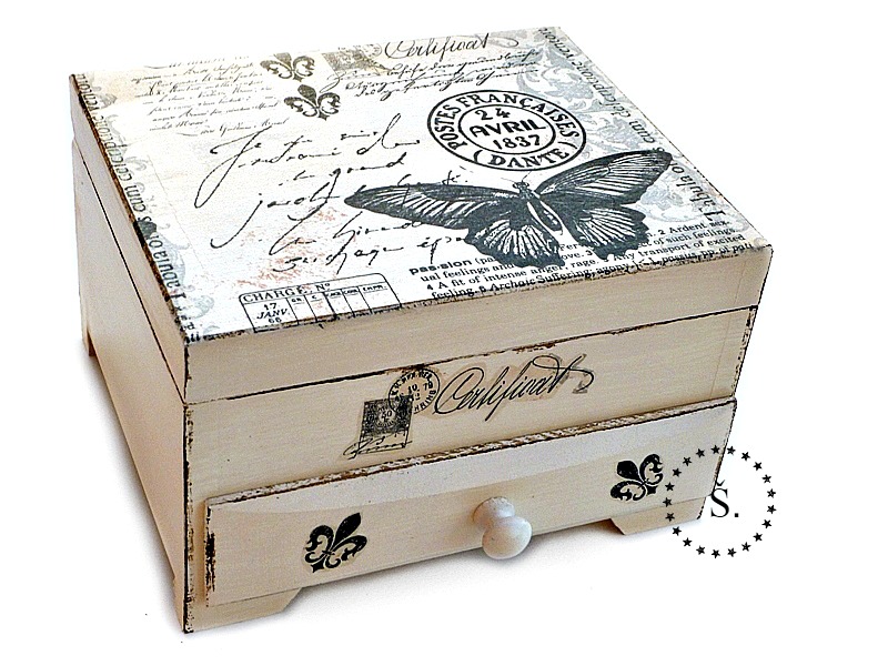 patrová šperkovnice se zrcadlem