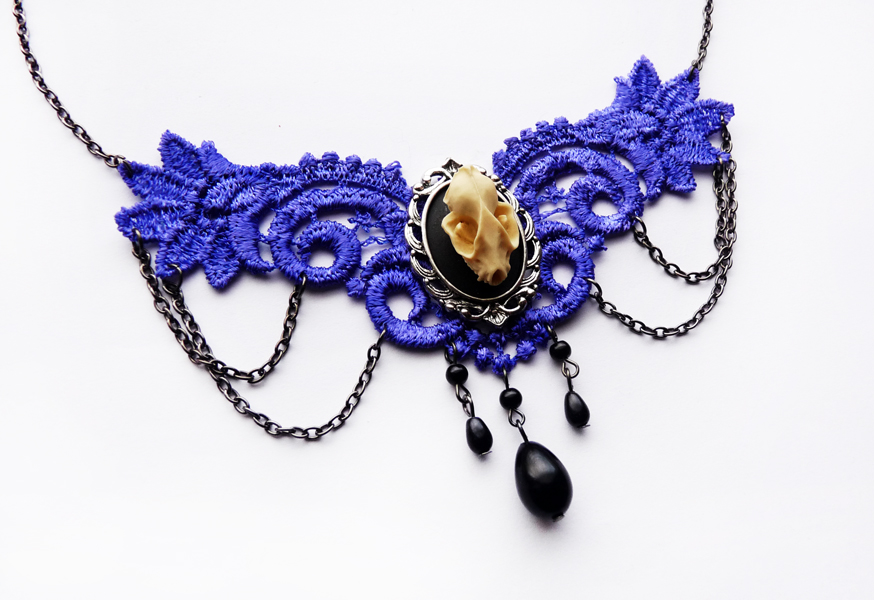 Netopýří krajkový náhrdelník