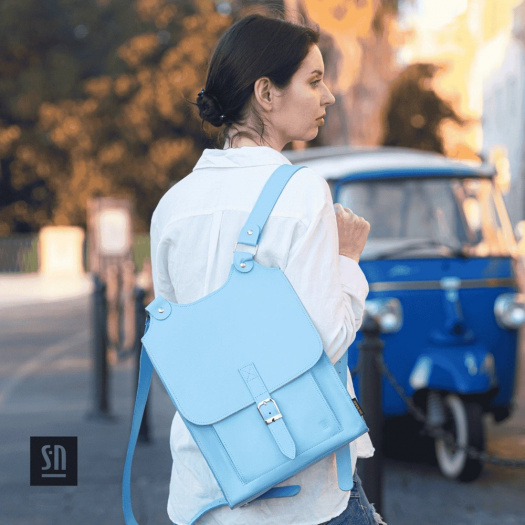 Velký kožený batoh - světle modrý