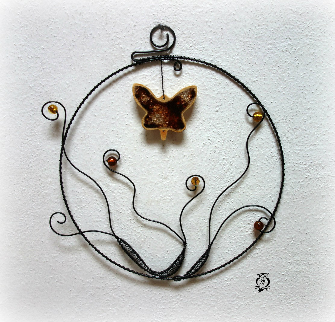 Drátovaný obrázek...Noční motýl