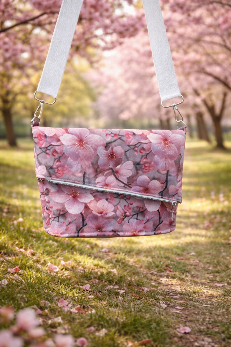 Kabelka s japonskou třešní 