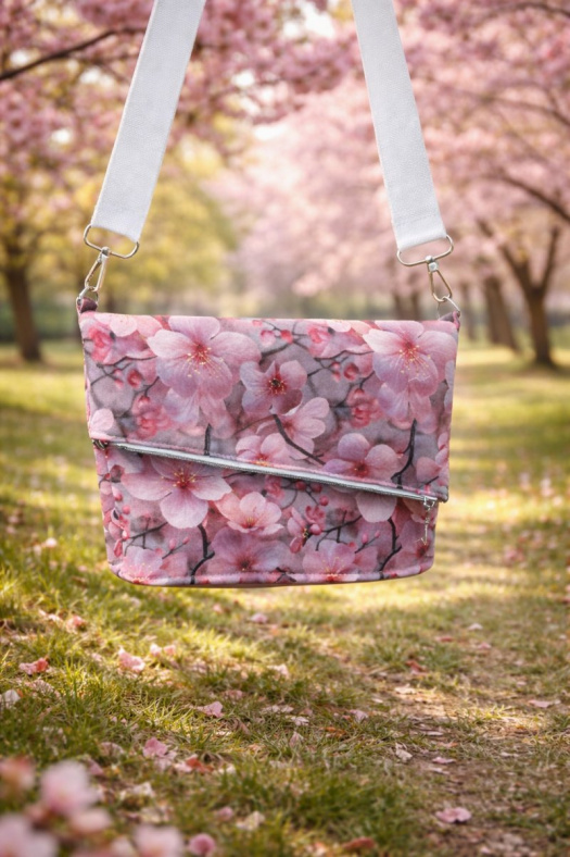 Kabelka s japonskou třešní 