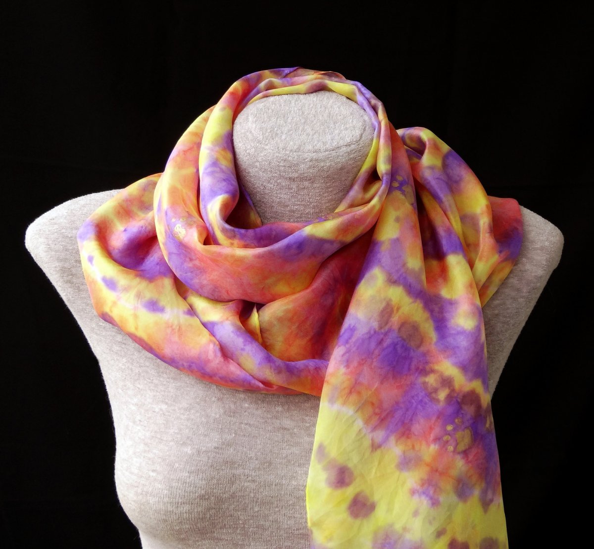 Pastelová kočičí - hedvábná šála s kočičími stopami