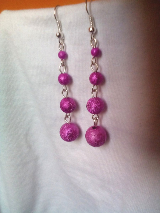 Třpytivé fialové perly