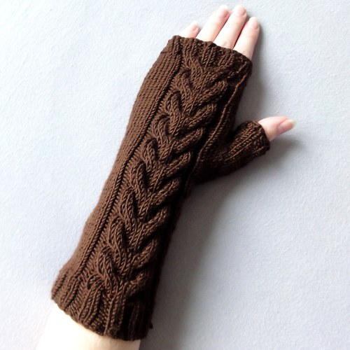 Tmavě hnědé návleky na ruce