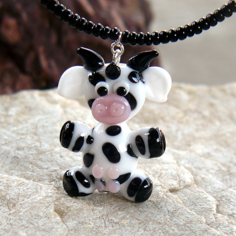 Náhrdelník kravička - vinutá perle