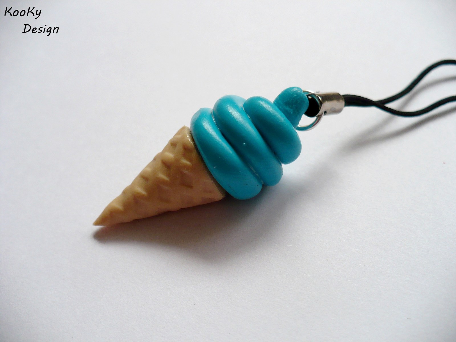 Přívěsek na mobil - zmrzlinka