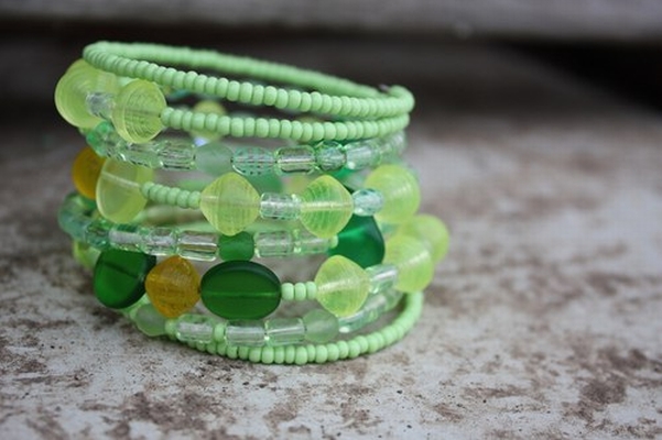 Náramek na paměťovém drátu "Citron s limetkou"