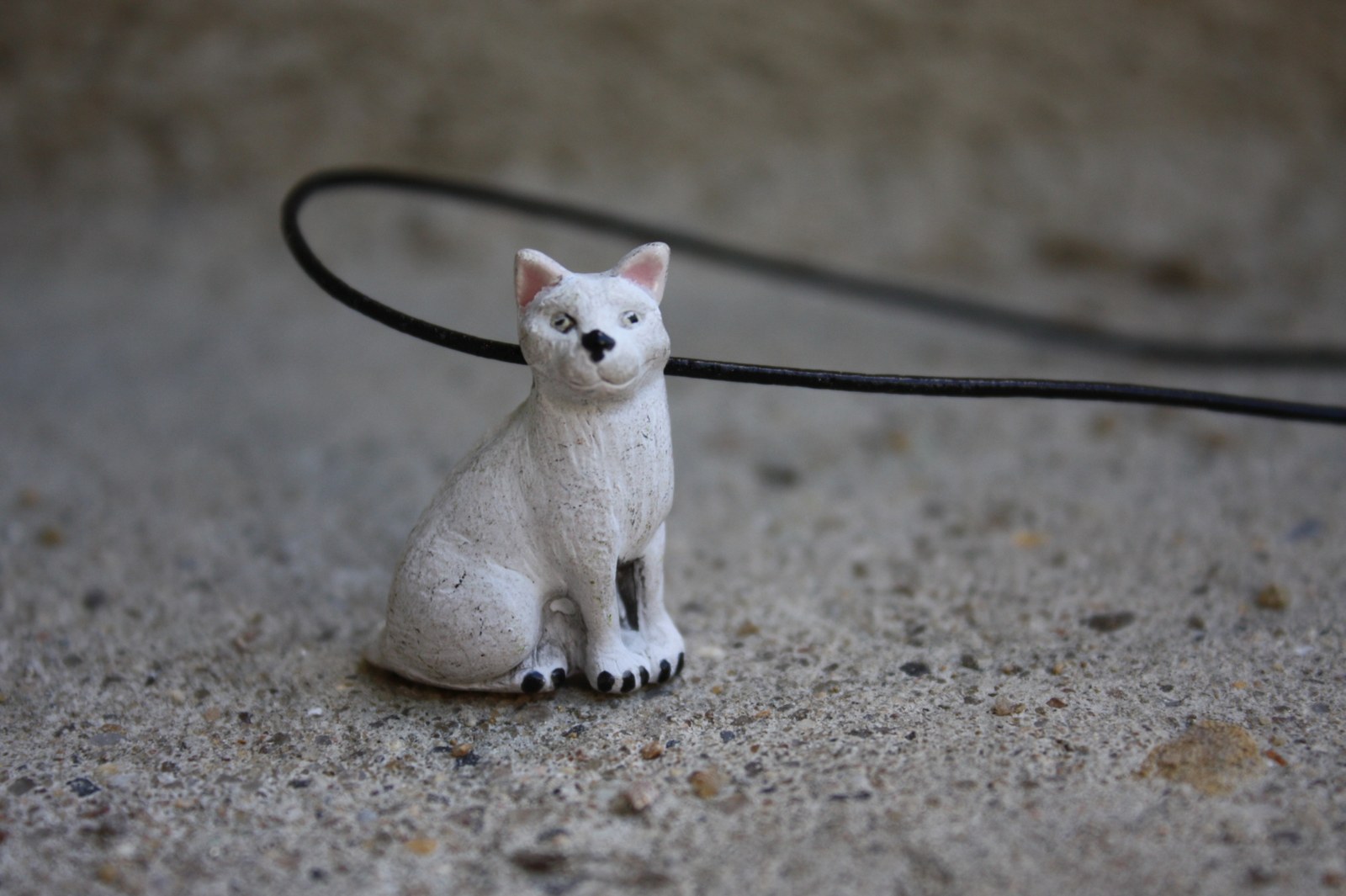 Náhrdelník "Bílá kočka"