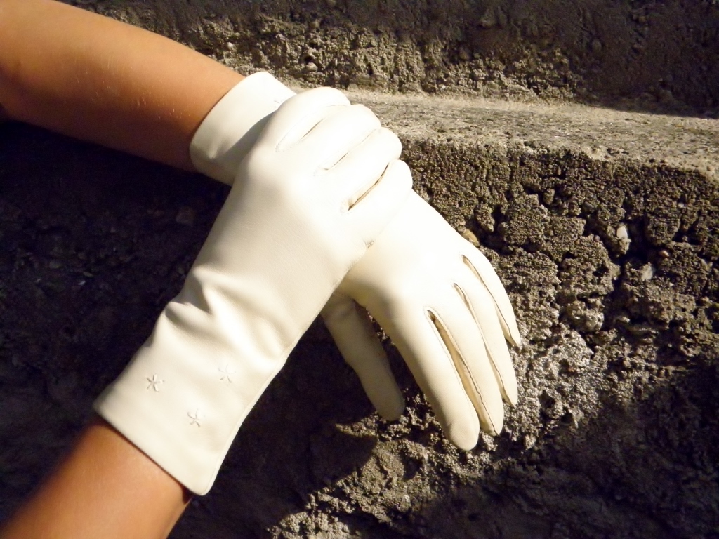 Krémové kožené rukavice s hedvábnou podšívkou