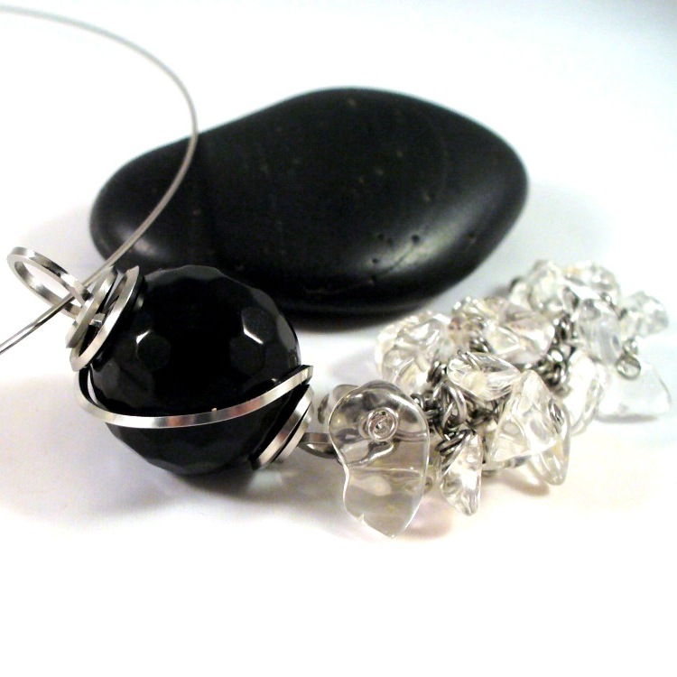 NÁHRDELNÍK Křišťálový vodopád