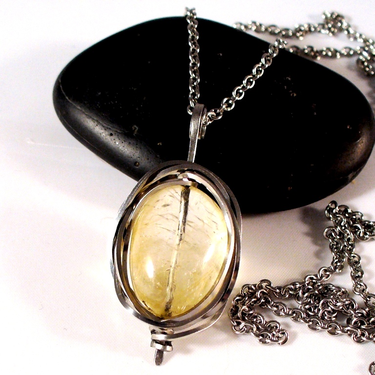 NÁHRDELNÍK Citrínové srdce