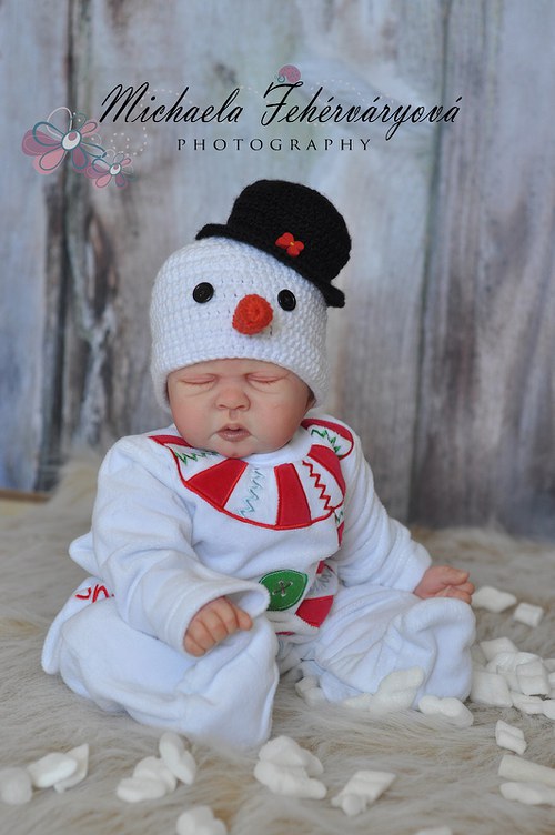 Háčkovaná čepička "sněhulák"