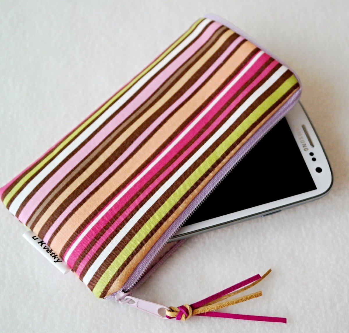 BAREVNÉ PROUŽKY - obal na mobil