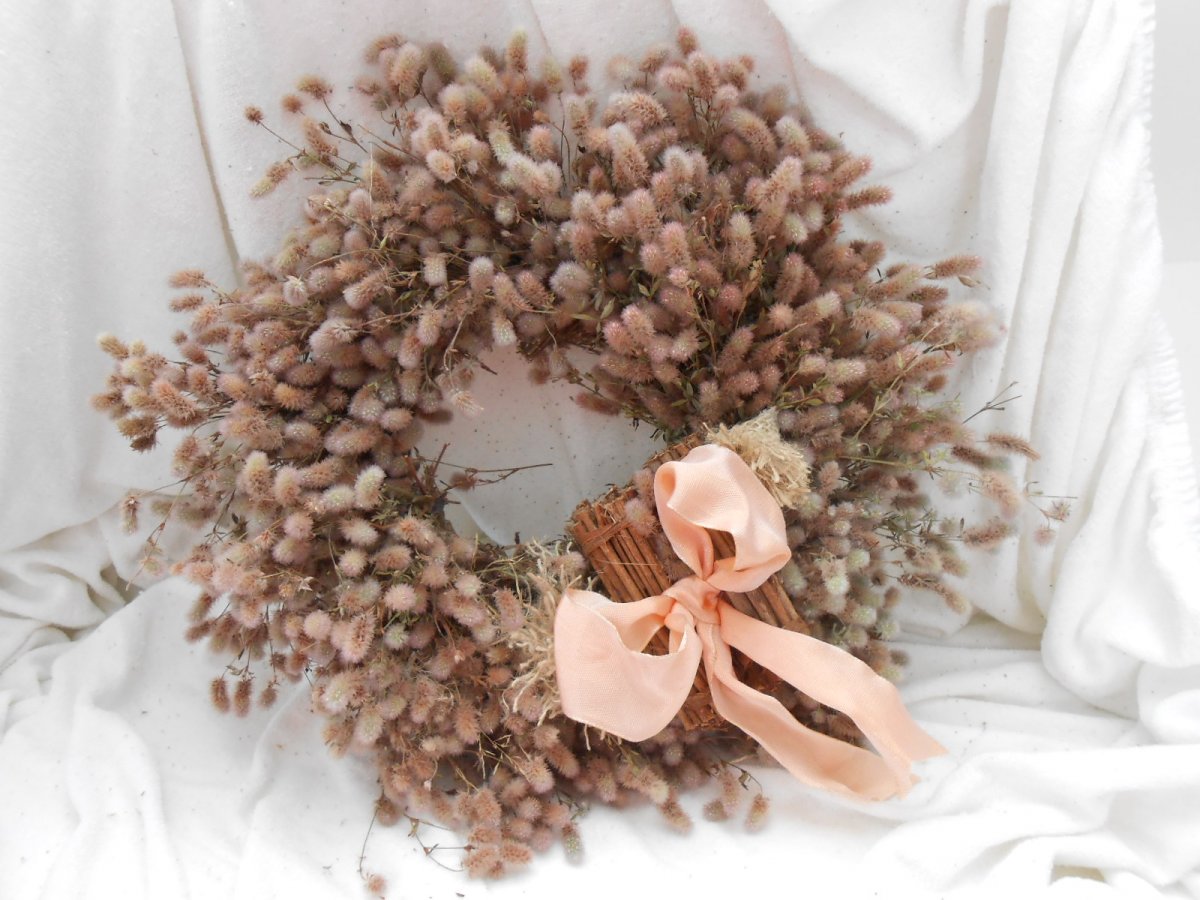 Přírodní věnec s lososovou mašlí